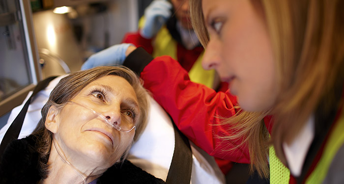 Atenci&oacute;n r&aacute;pida de IAMCEST  desde el primer contacto con el tratamiento