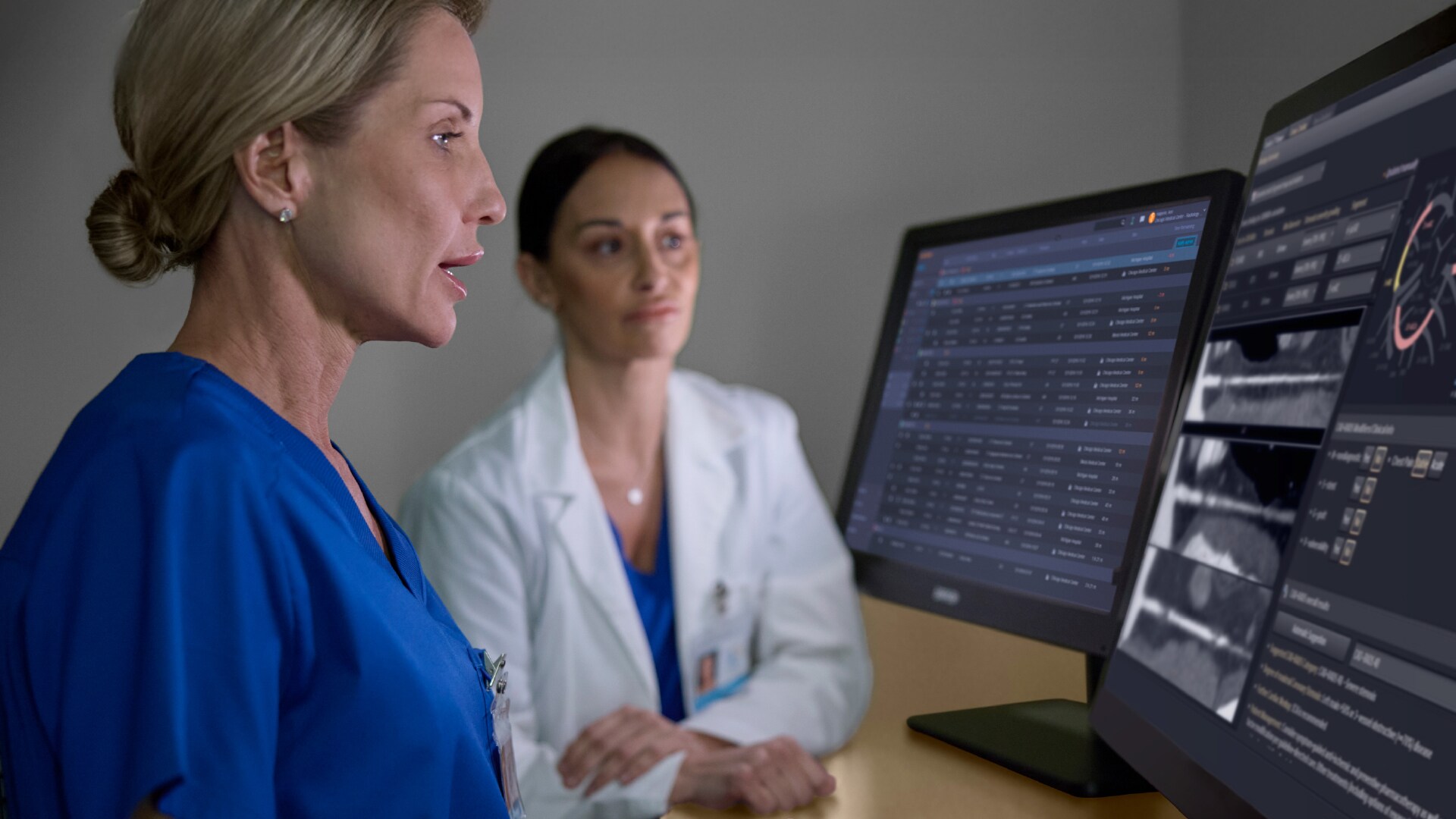 De iluminar hogares y alfabetizar por radio a transformar la salud con tecnología: Philips cumple 85 años en Colombia